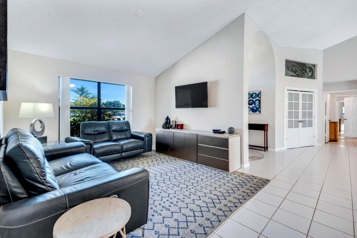 10180 Silver Lake, Boca Raton FL 33428