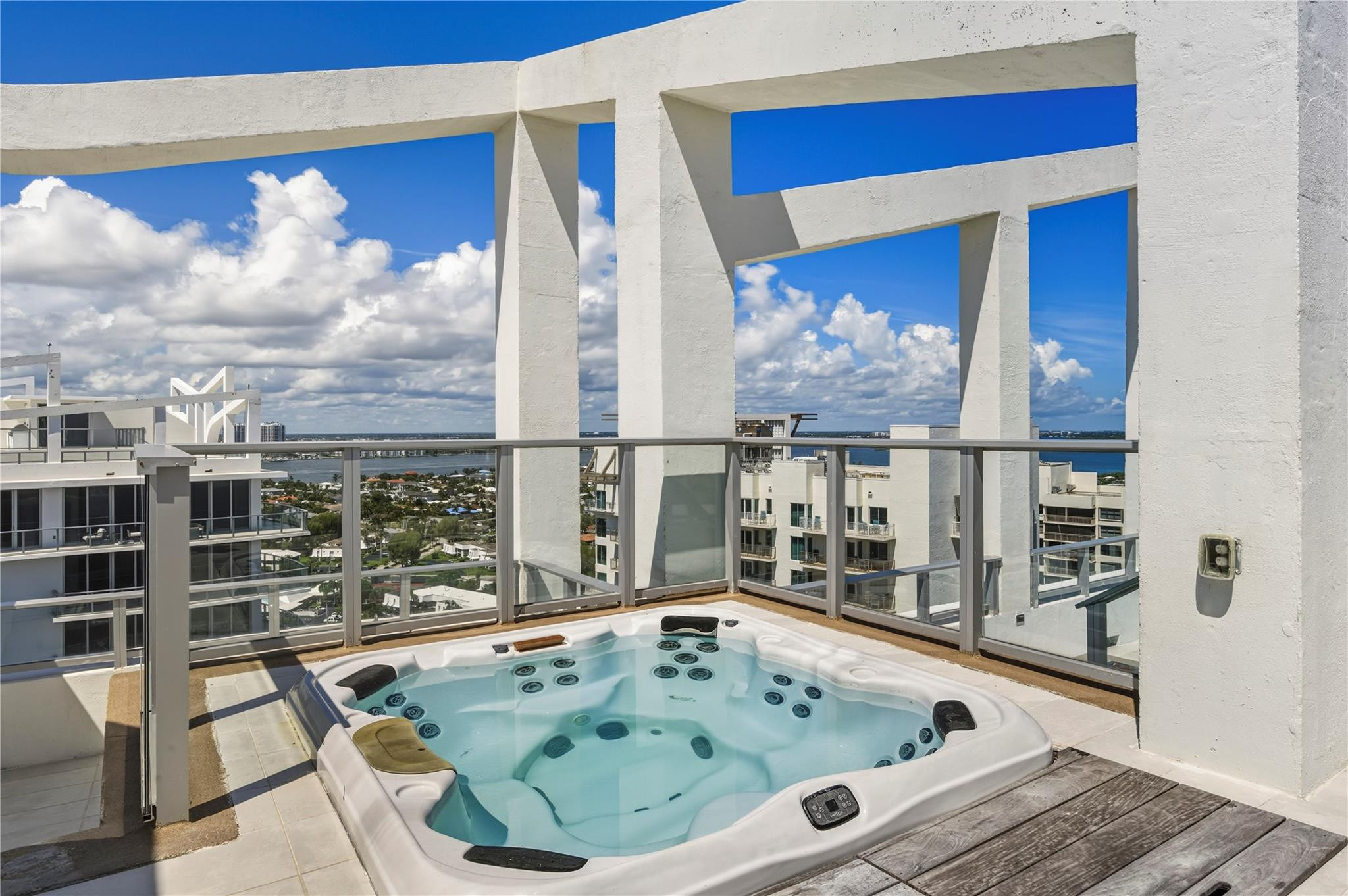 3100 N Ocean #HPH6, West Palm Beach FL 33404