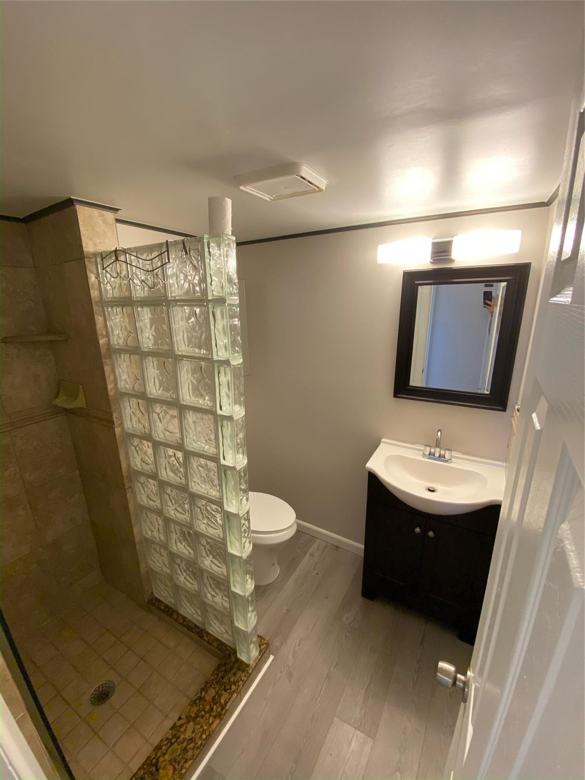 1400 NE 57th #104, Fort Lauderdale FL 33334