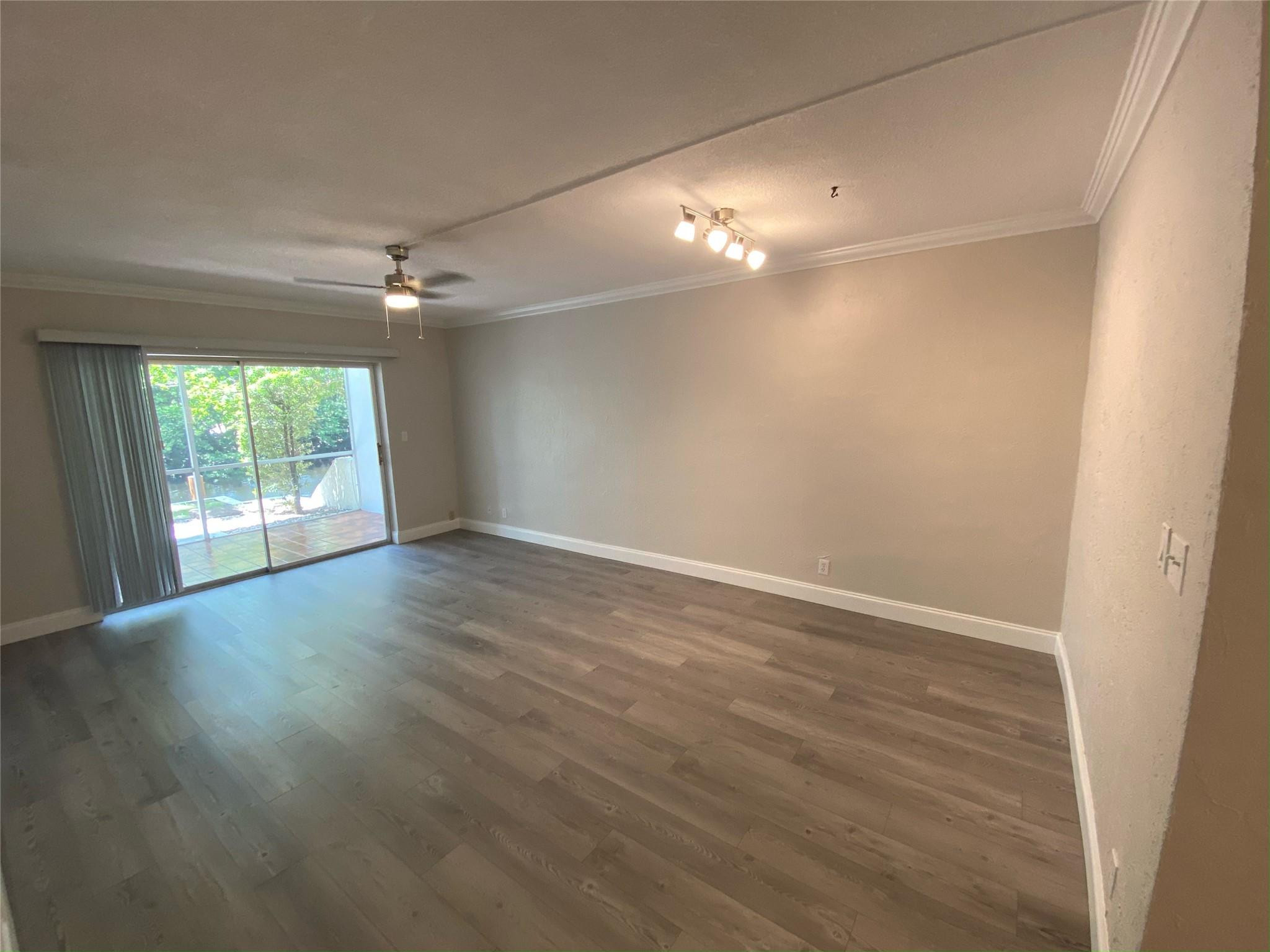 1400 NE 57th #104, Fort Lauderdale FL 33334