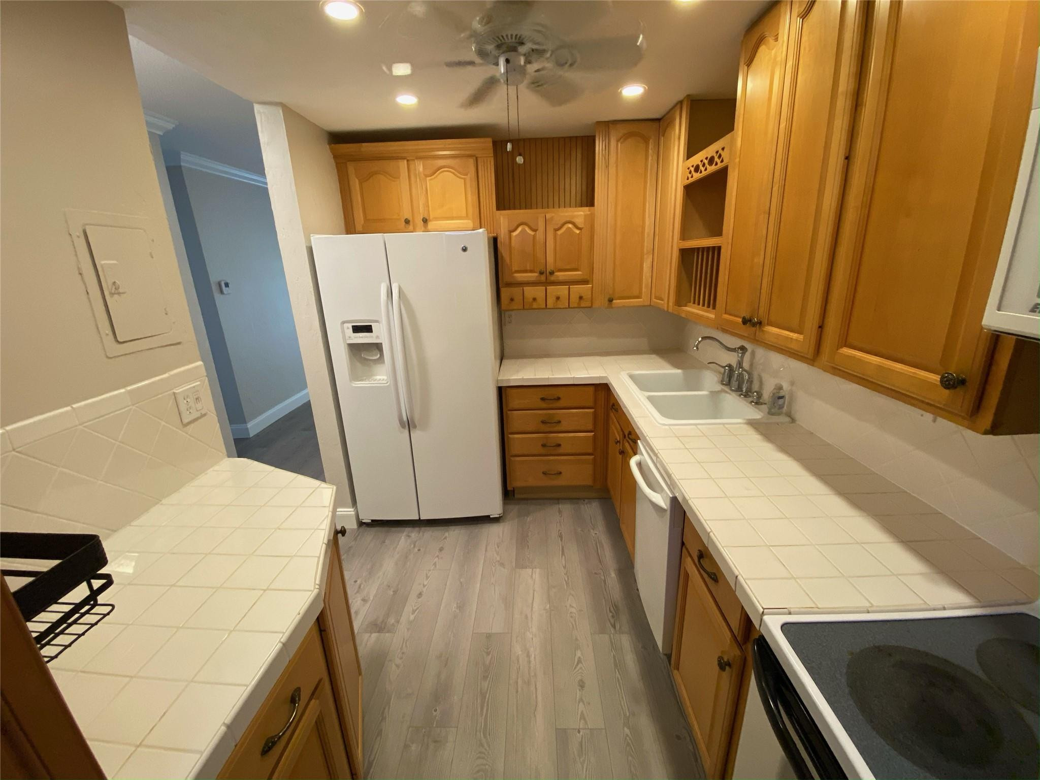 1400 NE 57th #104, Fort Lauderdale FL 33334