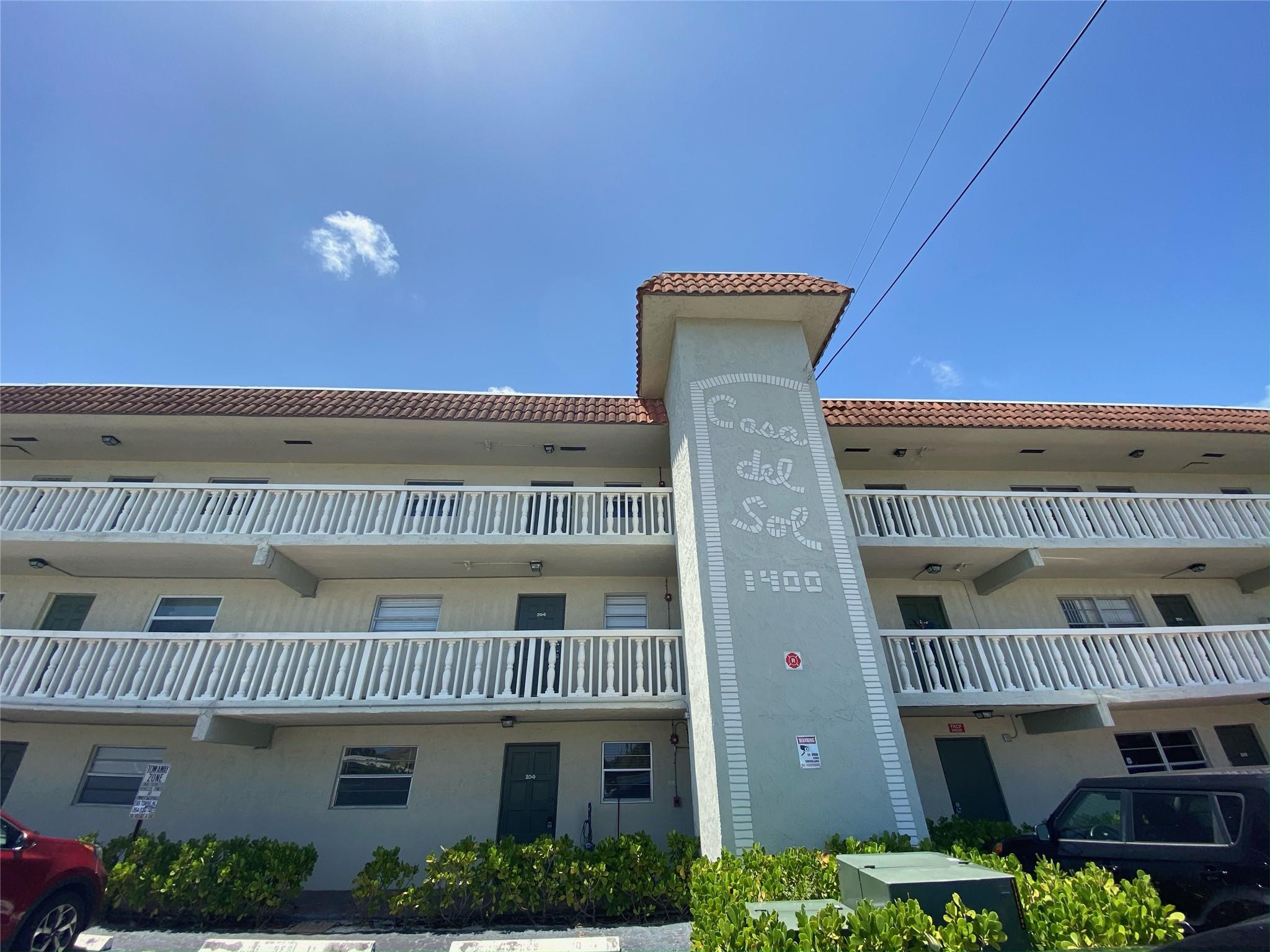 1400 NE 57th #104, Fort Lauderdale FL 33334