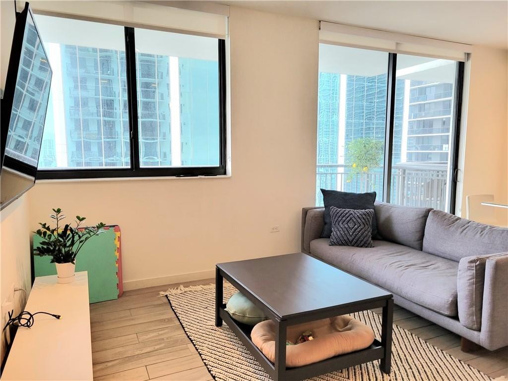 999 SW 1st #1914, Miami FL 33130