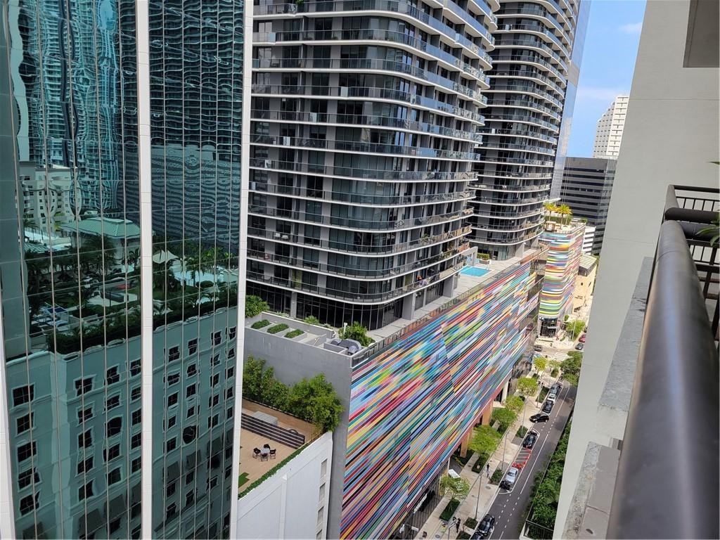 999 SW 1st #1914, Miami FL 33130