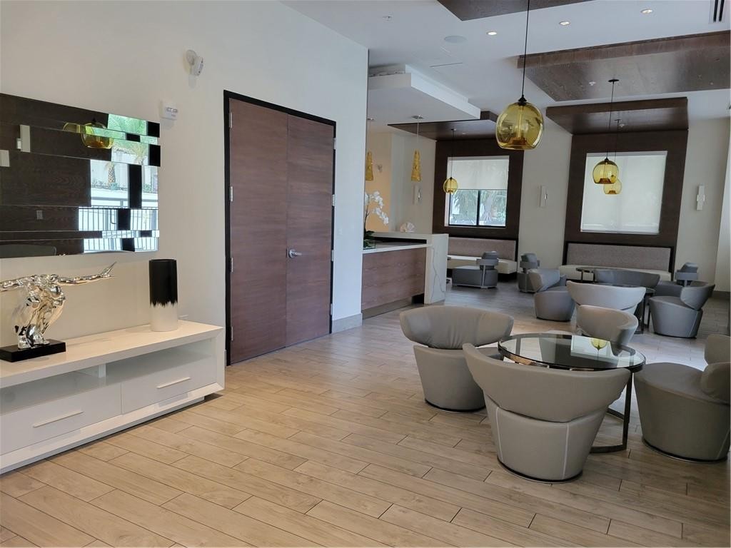 999 SW 1st #1914, Miami FL 33130
