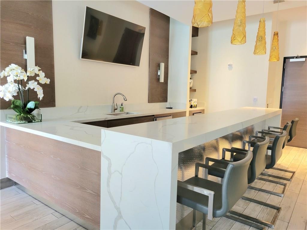 999 SW 1st #1914, Miami FL 33130