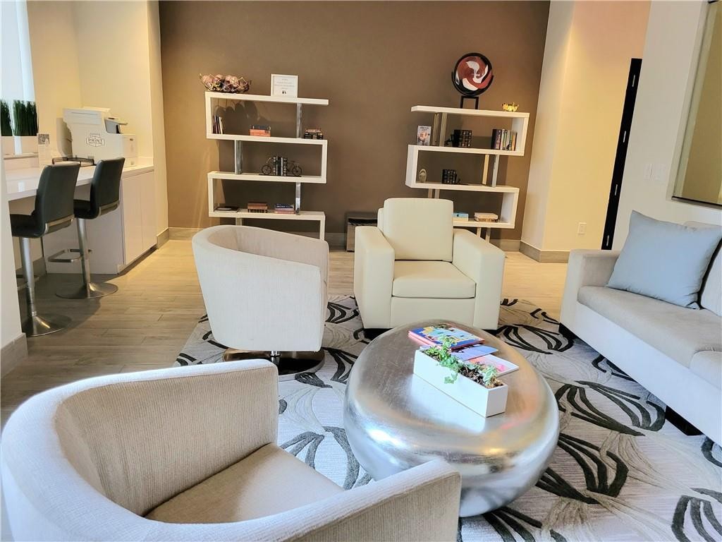 999 SW 1st #1914, Miami FL 33130