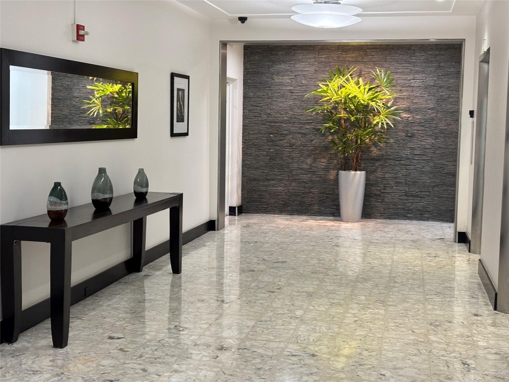 1200 West #1130, Miami Beach FL 33139