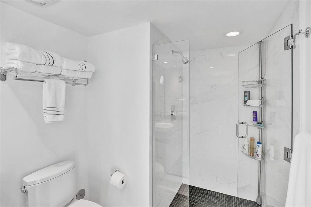 400 Sunny Isles Blvd #319, Sunny Isles Beach FL 33160