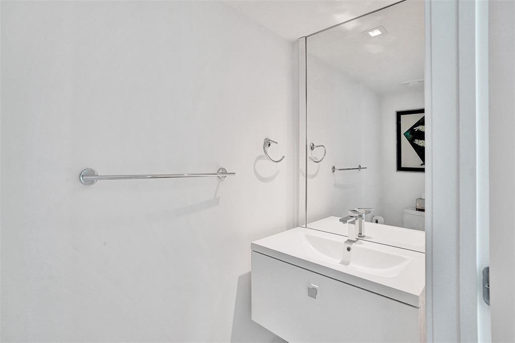 400 Sunny Isles Blvd #319, Sunny Isles Beach FL 33160