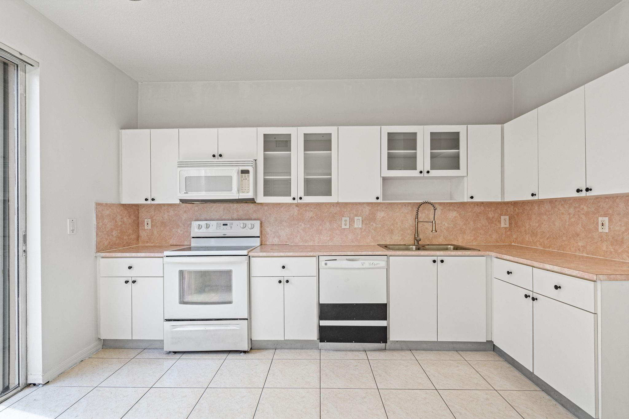 8520 NW 139th #1602, Miami Lakes FL 33016