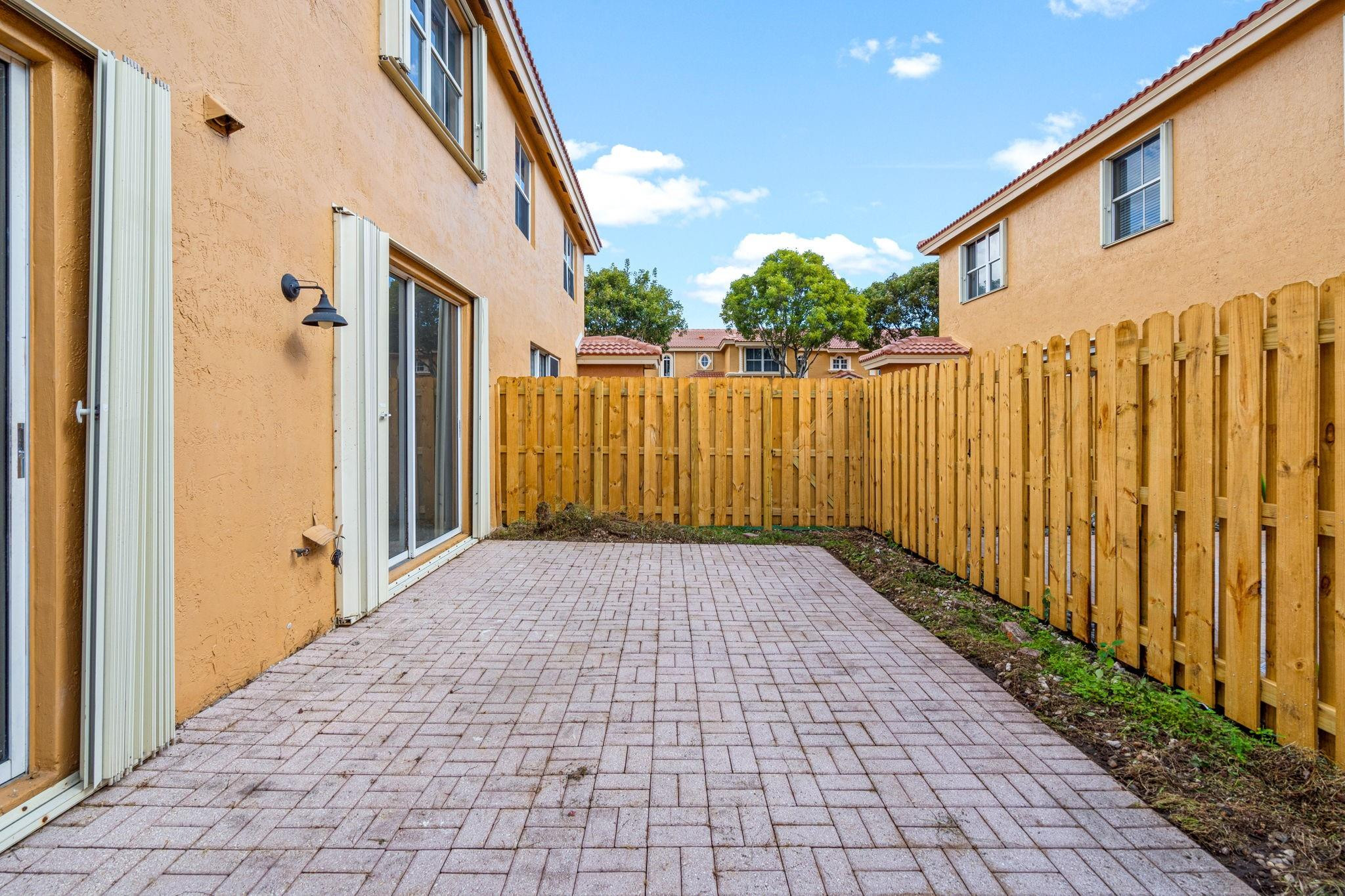 8520 NW 139th #1602, Miami Lakes FL 33016