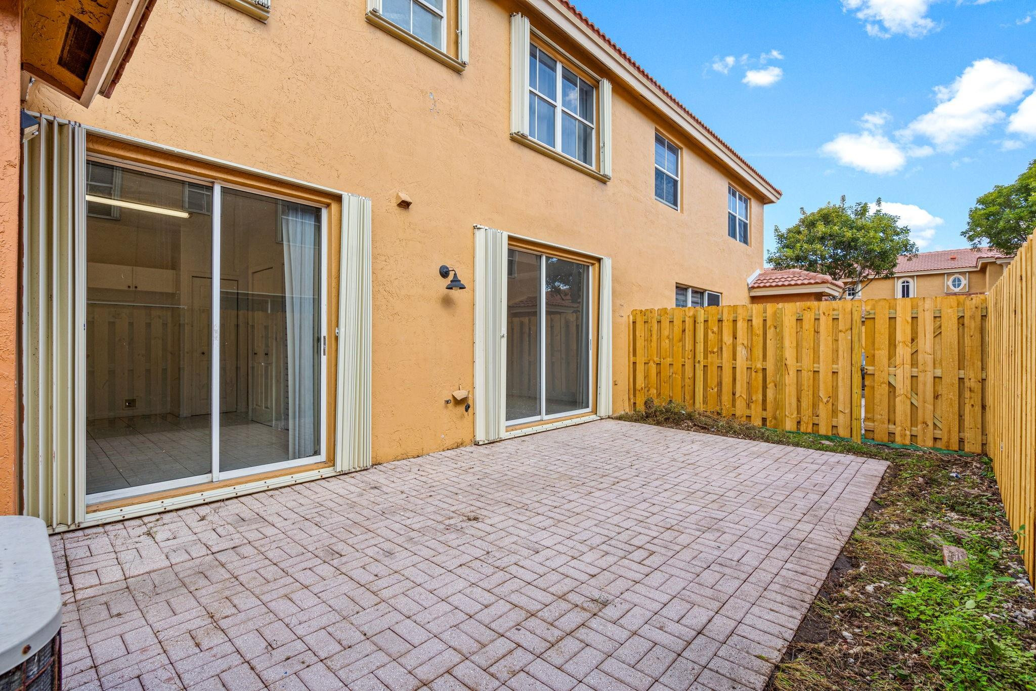 8520 NW 139th #1602, Miami Lakes FL 33016