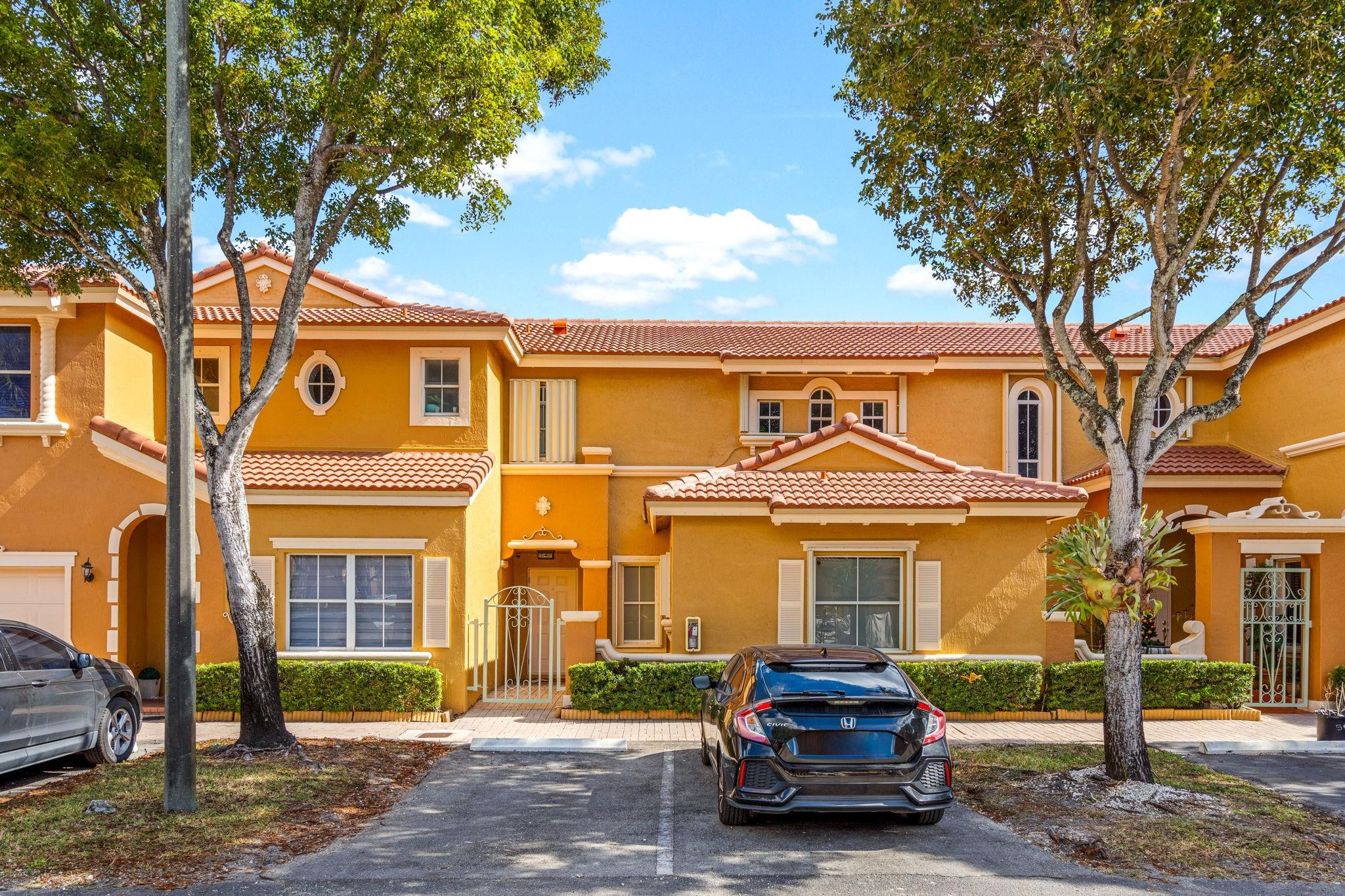8520 NW 139th #1602, Miami Lakes FL 33016