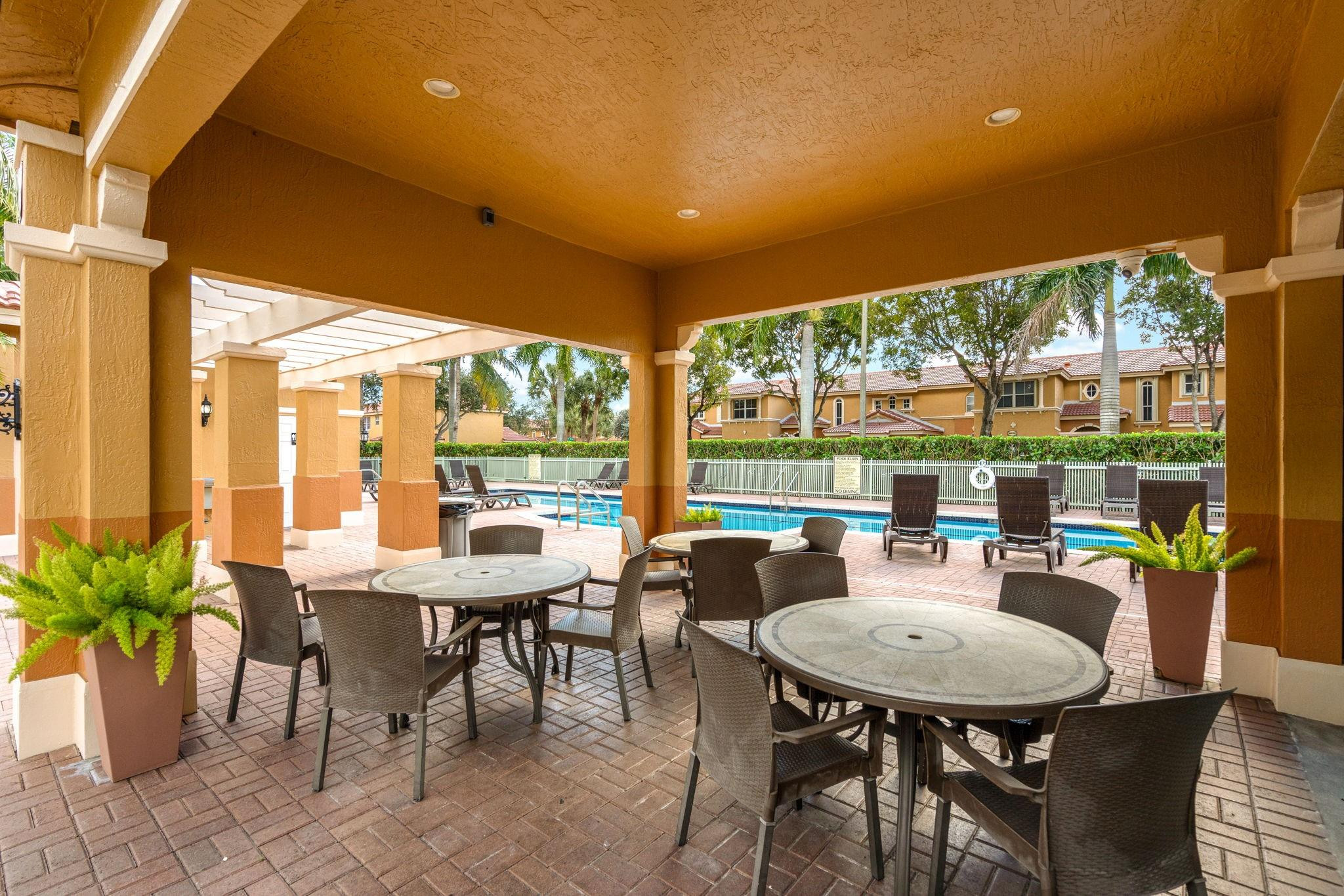 8520 NW 139th #1602, Miami Lakes FL 33016