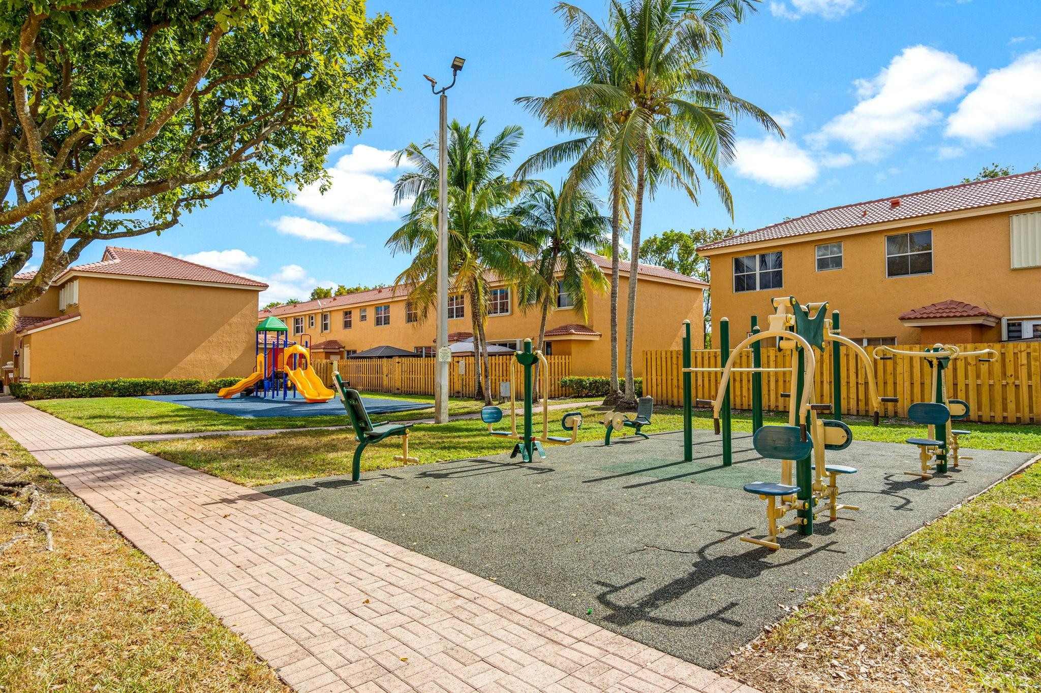 8520 NW 139th #1602, Miami Lakes FL 33016