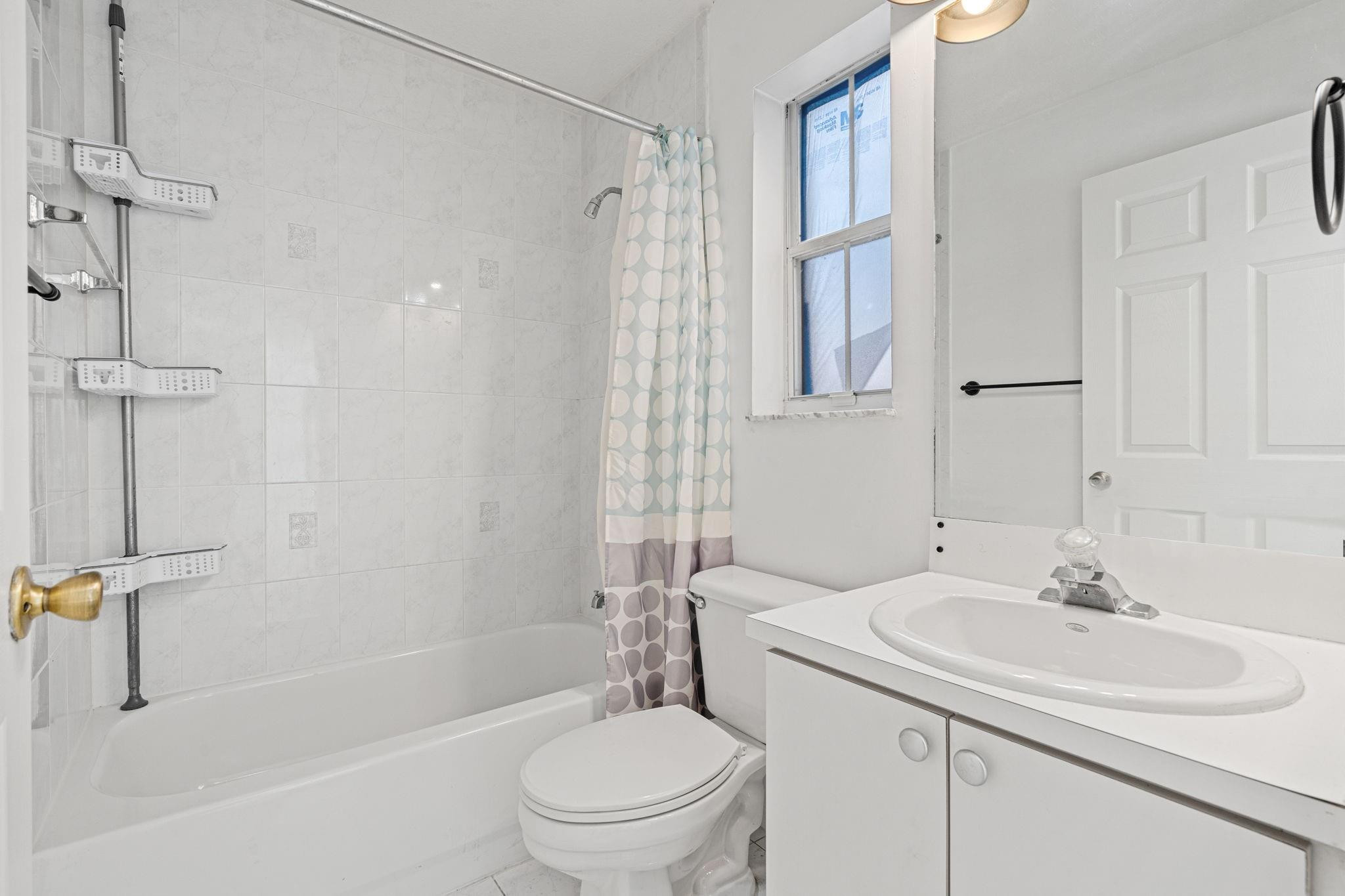 8520 NW 139th #1602, Miami Lakes FL 33016