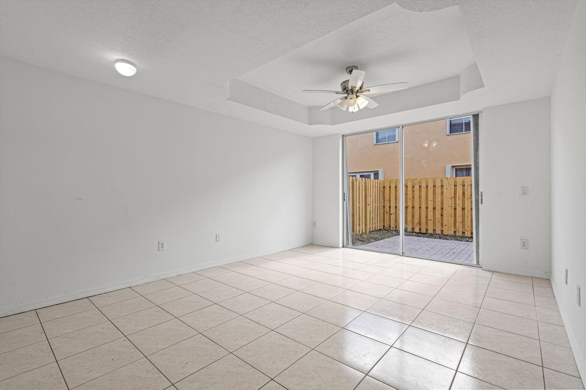 8520 NW 139th #1602, Miami Lakes FL 33016