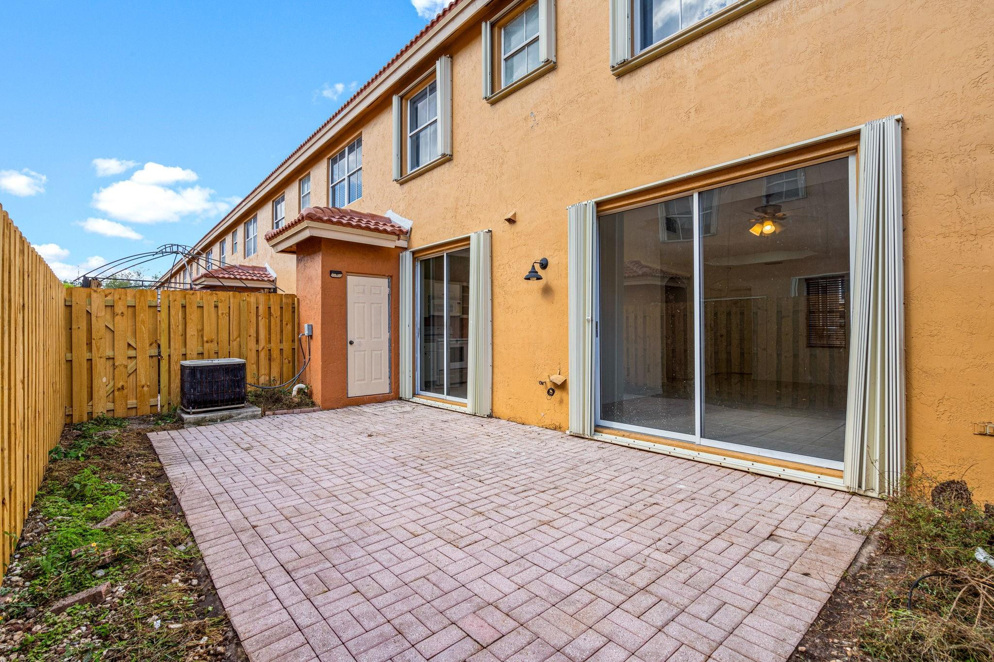 8520 NW 139th #1602, Miami Lakes FL 33016