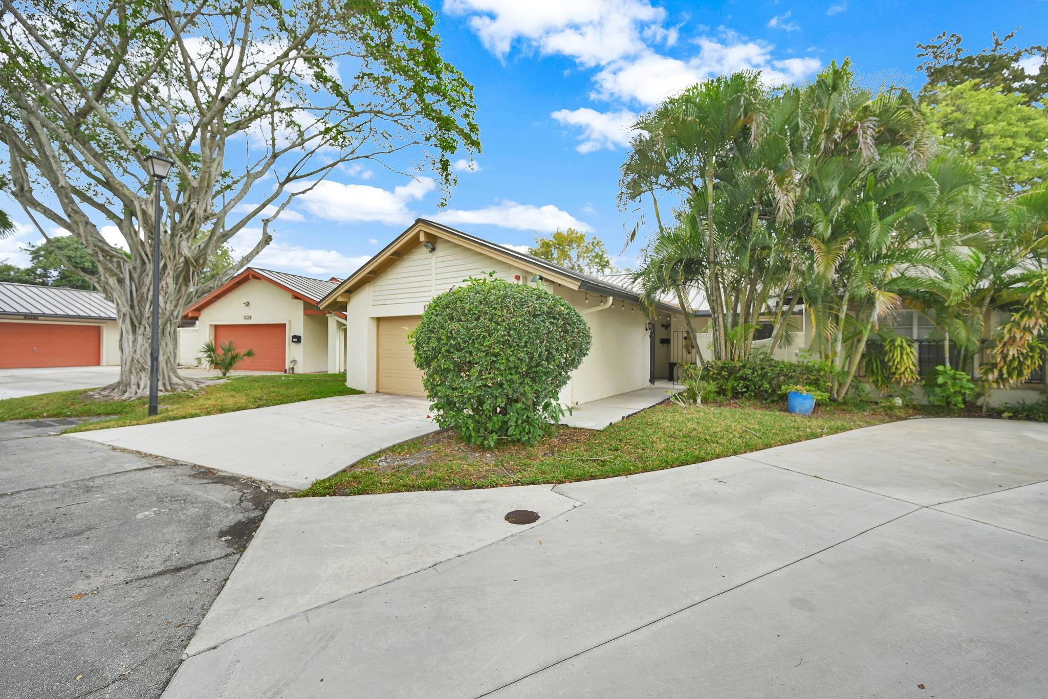 3465 Spring Bluff #18, Lauderhill FL 33319