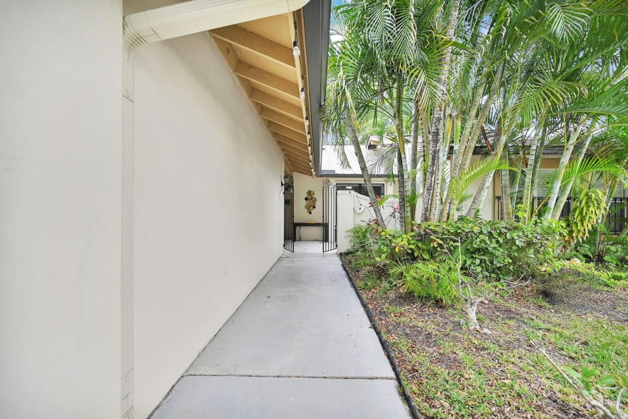 3465 Spring Bluff #18, Lauderhill FL 33319