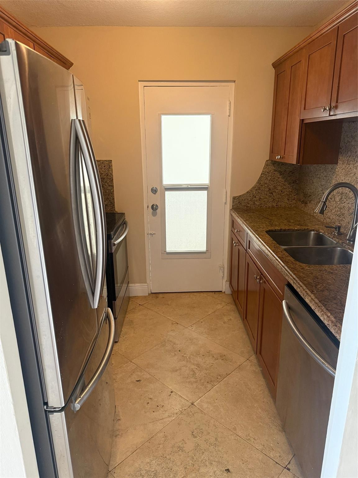 2555 NE 11th #502, Fort Lauderdale FL 33304