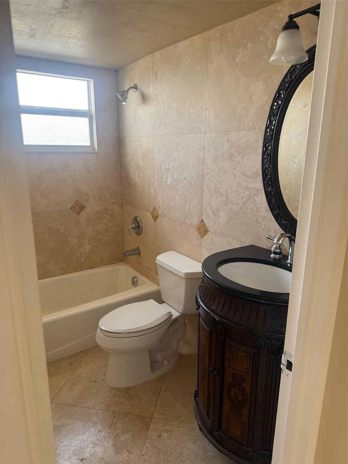 2555 NE 11th #502, Fort Lauderdale FL 33304
