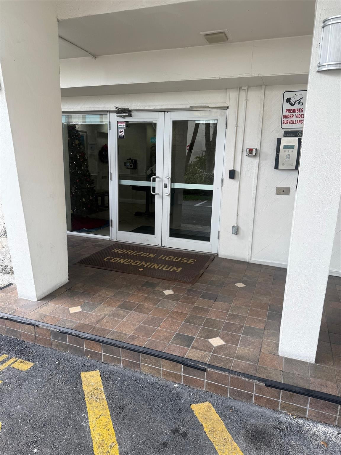 2555 NE 11th #502, Fort Lauderdale FL 33304