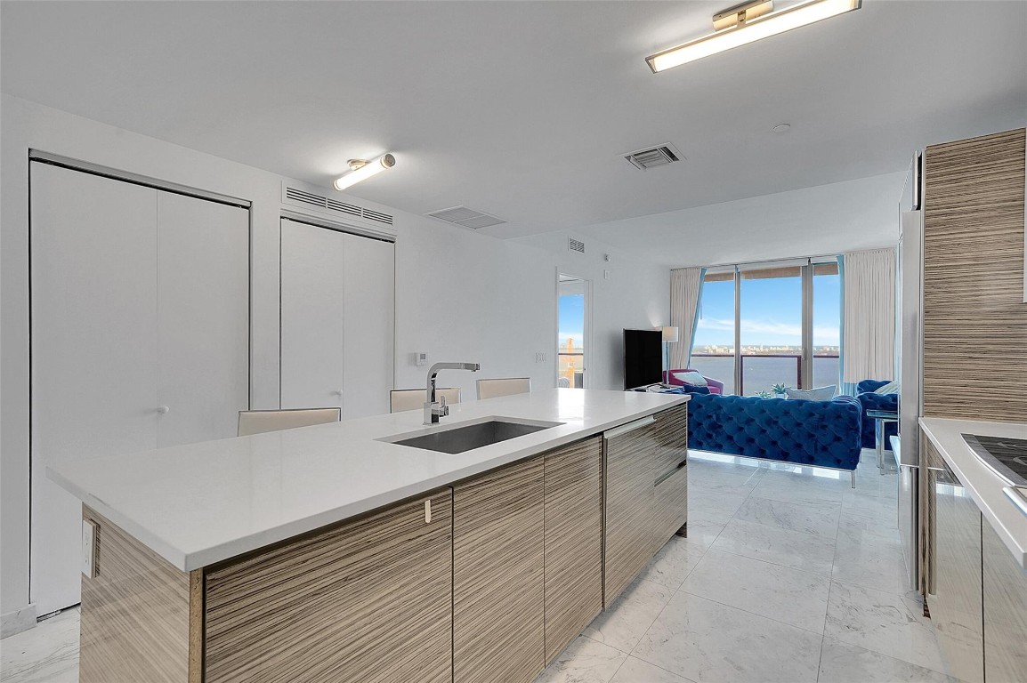 460 NE 28th #3407, Miami FL 33137