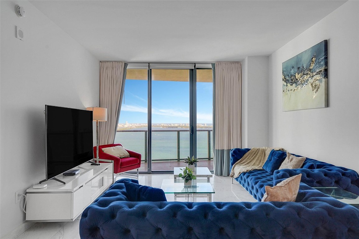 460 NE 28th #3407, Miami FL 33137