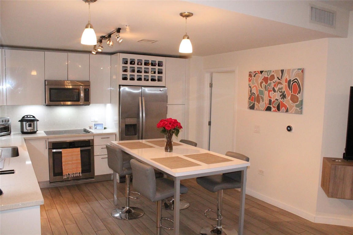 999 SW 1st #3301, Miami FL 33130
