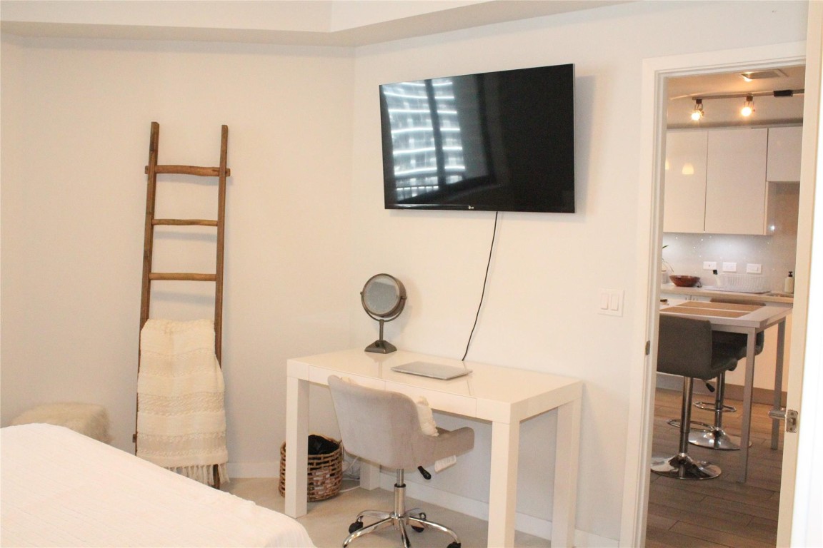 999 SW 1st #3301, Miami FL 33130