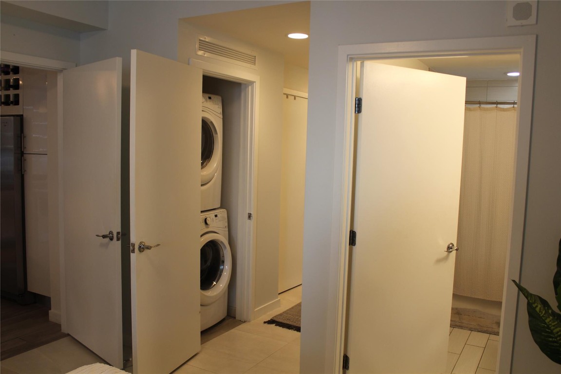 999 SW 1st #3301, Miami FL 33130