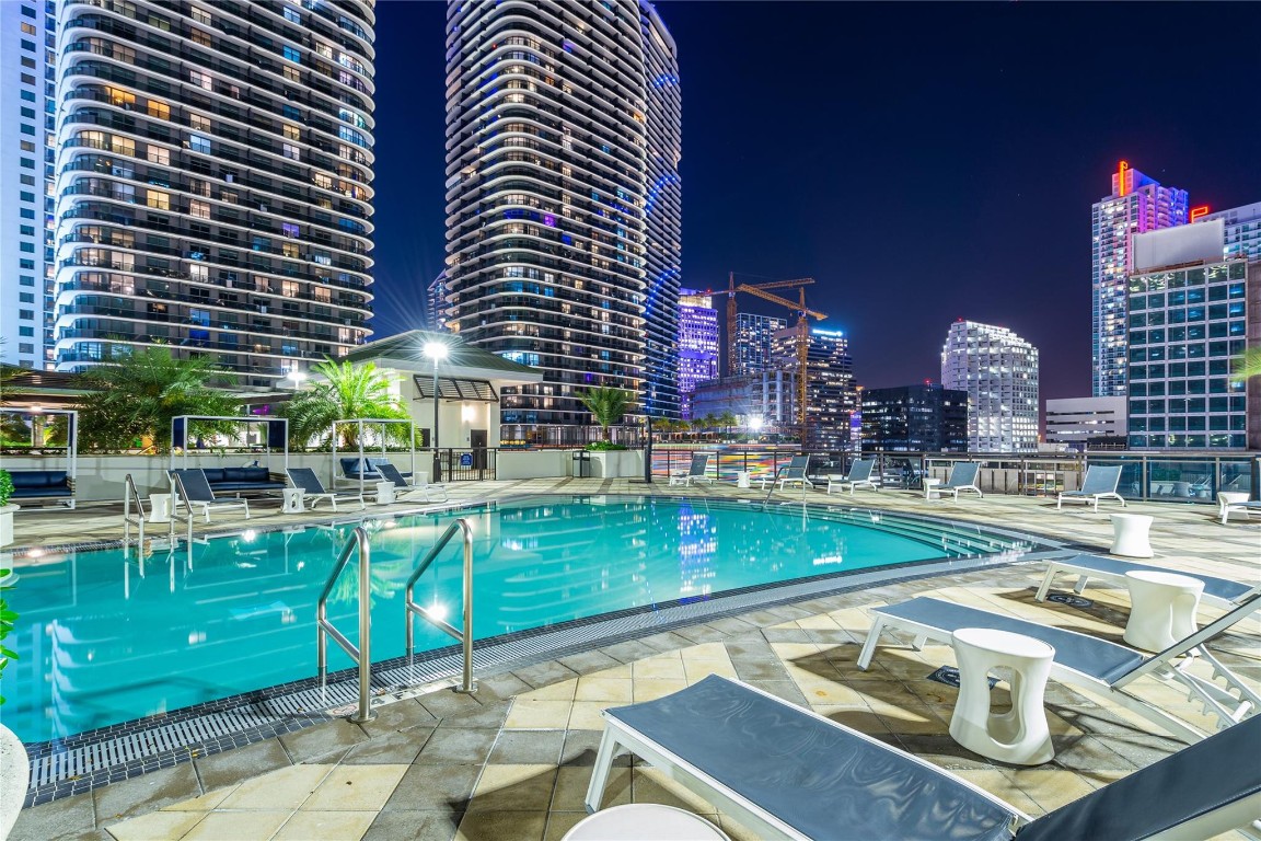 999 SW 1st #3301, Miami FL 33130
