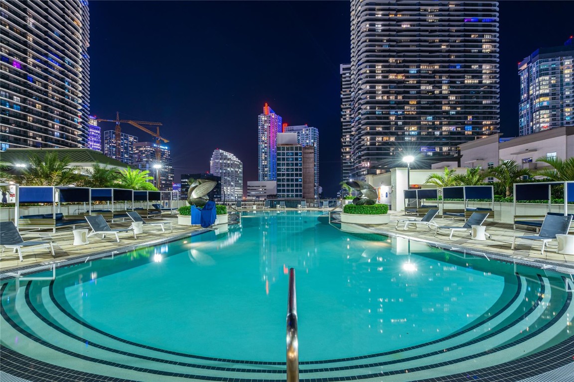999 SW 1st #3301, Miami FL 33130