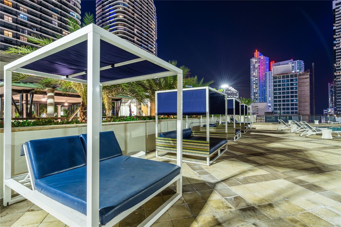 999 SW 1st #3301, Miami FL 33130