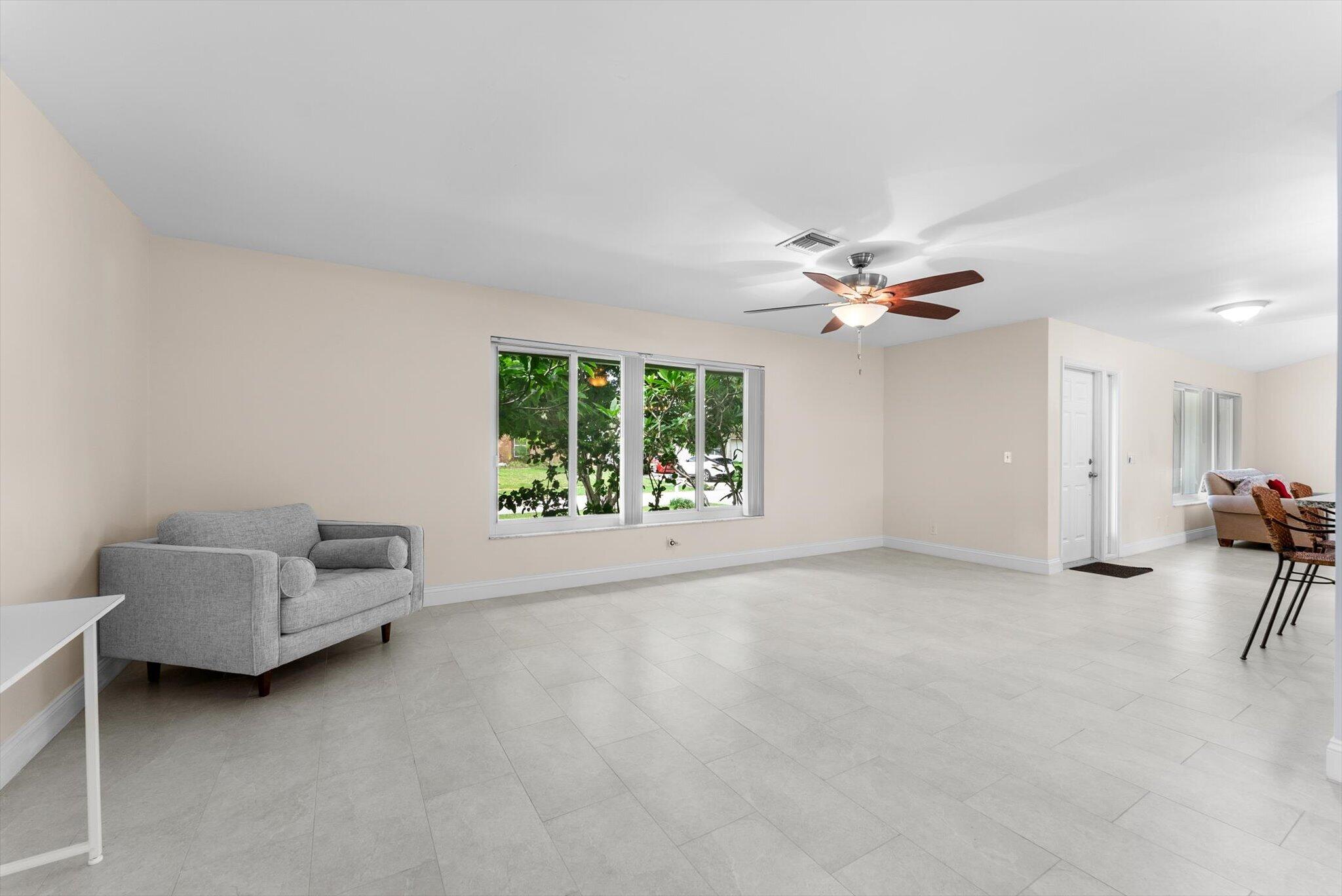 4811 Dorchester Mews, Haverhill FL 33415
