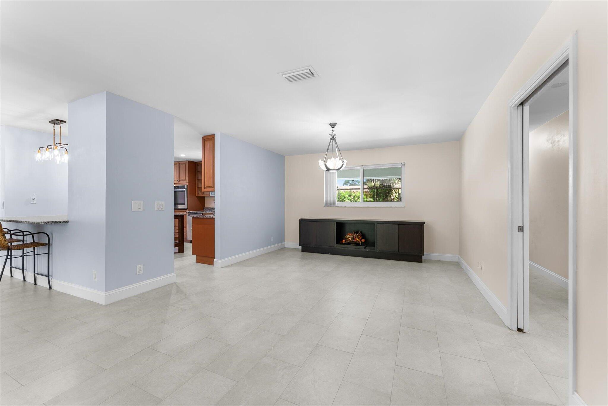4811 Dorchester Mews, Haverhill FL 33415