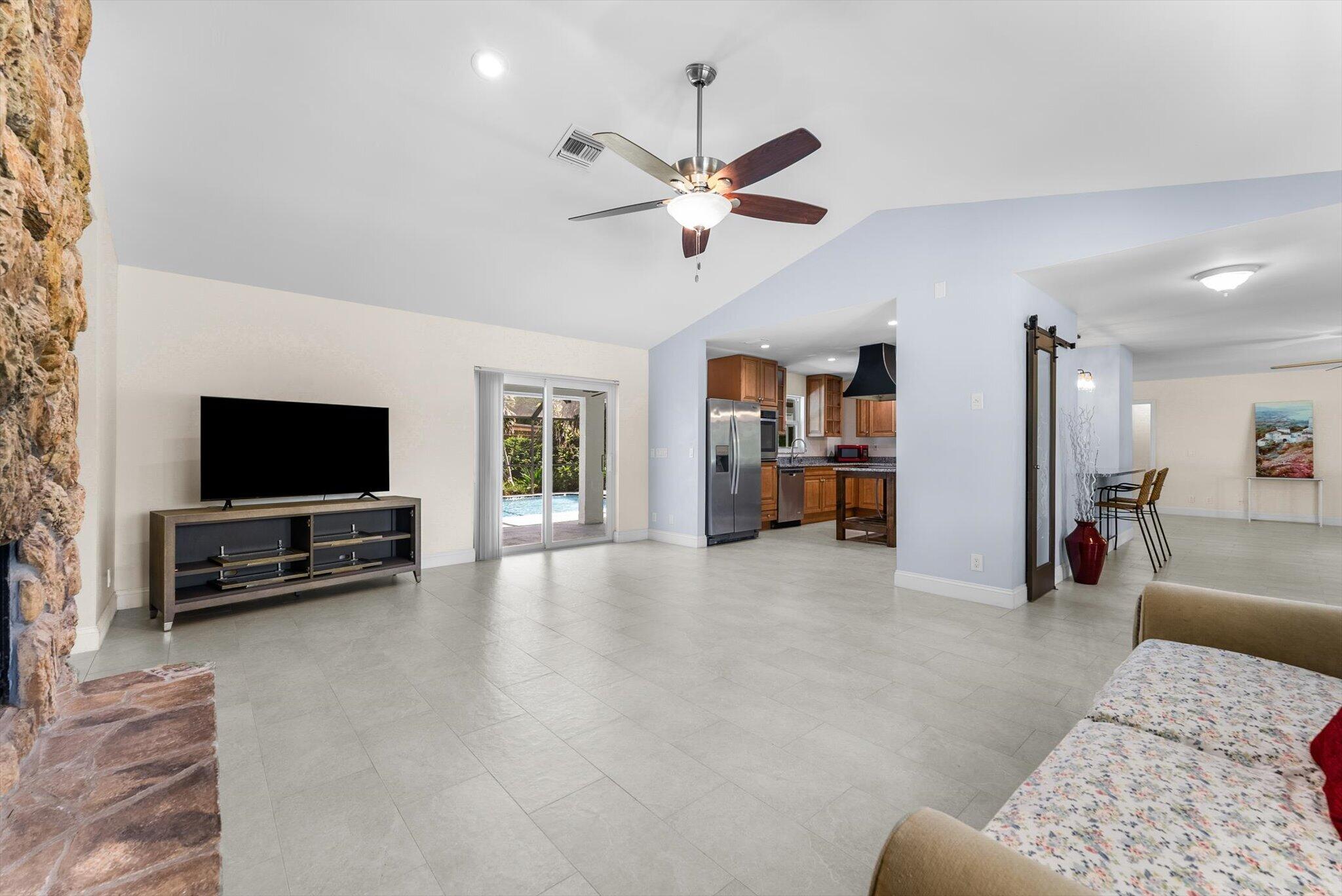4811 Dorchester Mews, Haverhill FL 33415