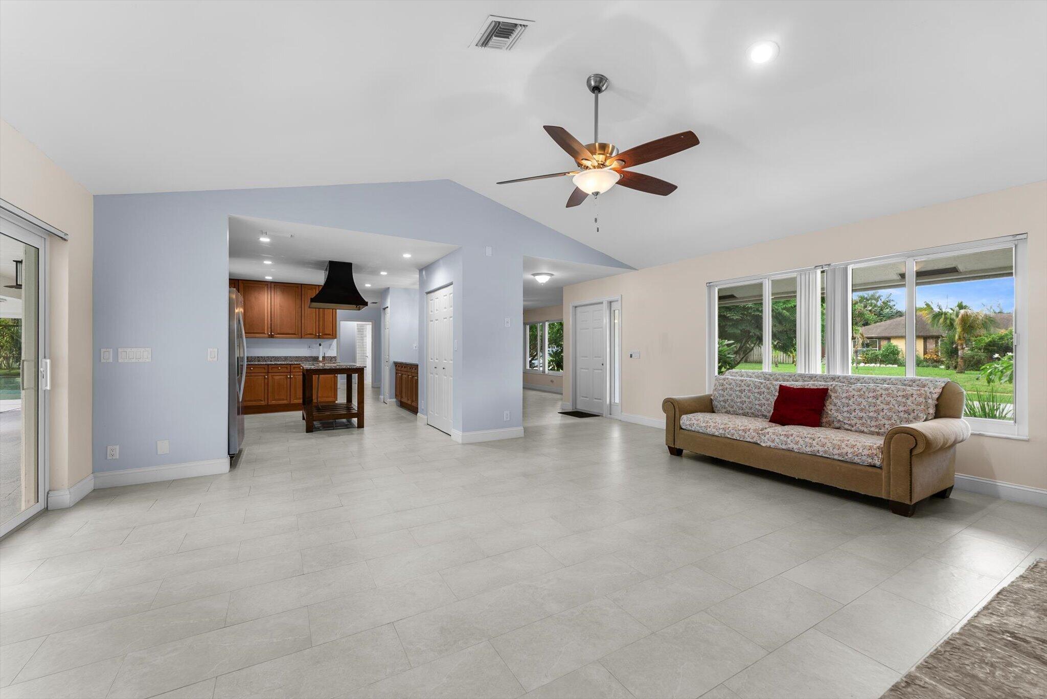 4811 Dorchester Mews, Haverhill FL 33415