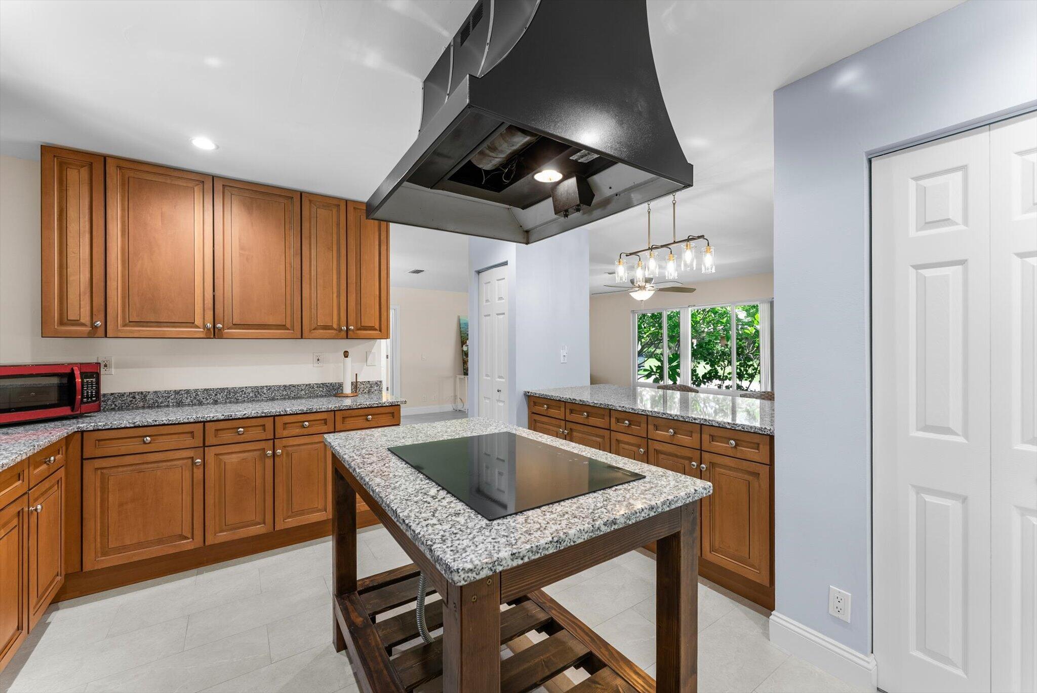 4811 Dorchester Mews, Haverhill FL 33415