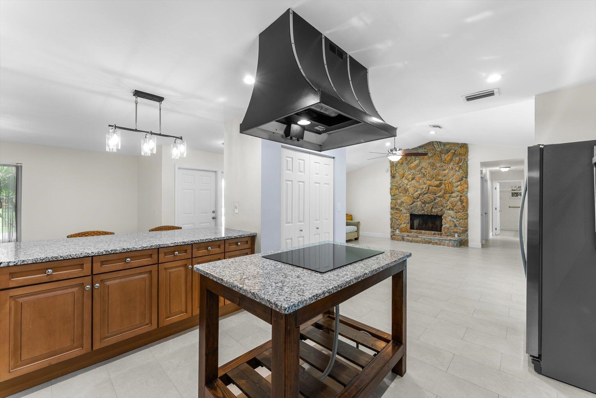 4811 Dorchester Mews, Haverhill FL 33415