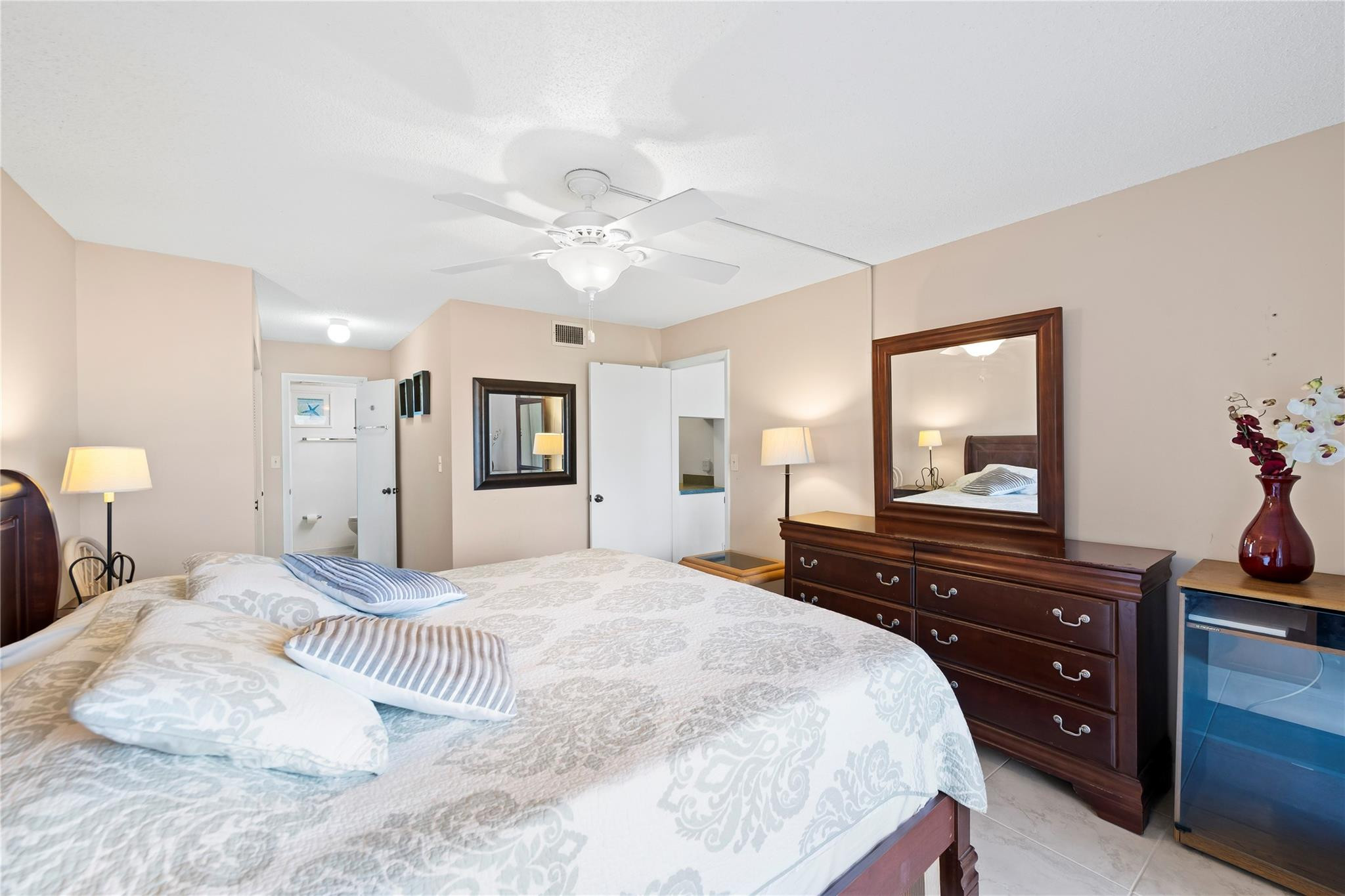 3909 N Ocean #410, Fort Lauderdale FL 33308