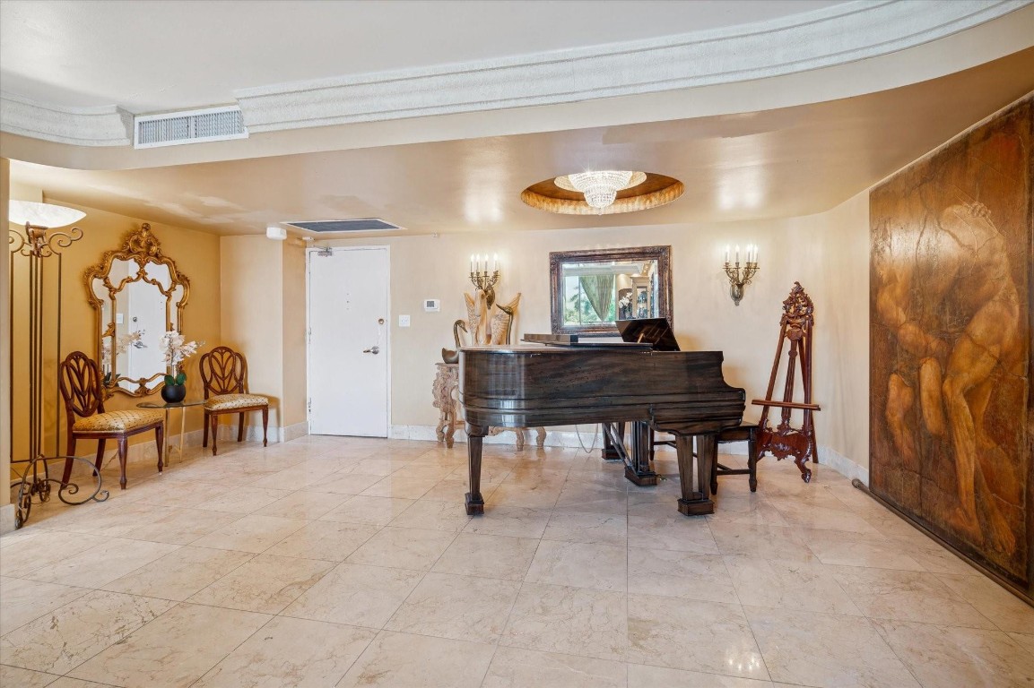 5151 Collins #520, Miami Beach FL 33140