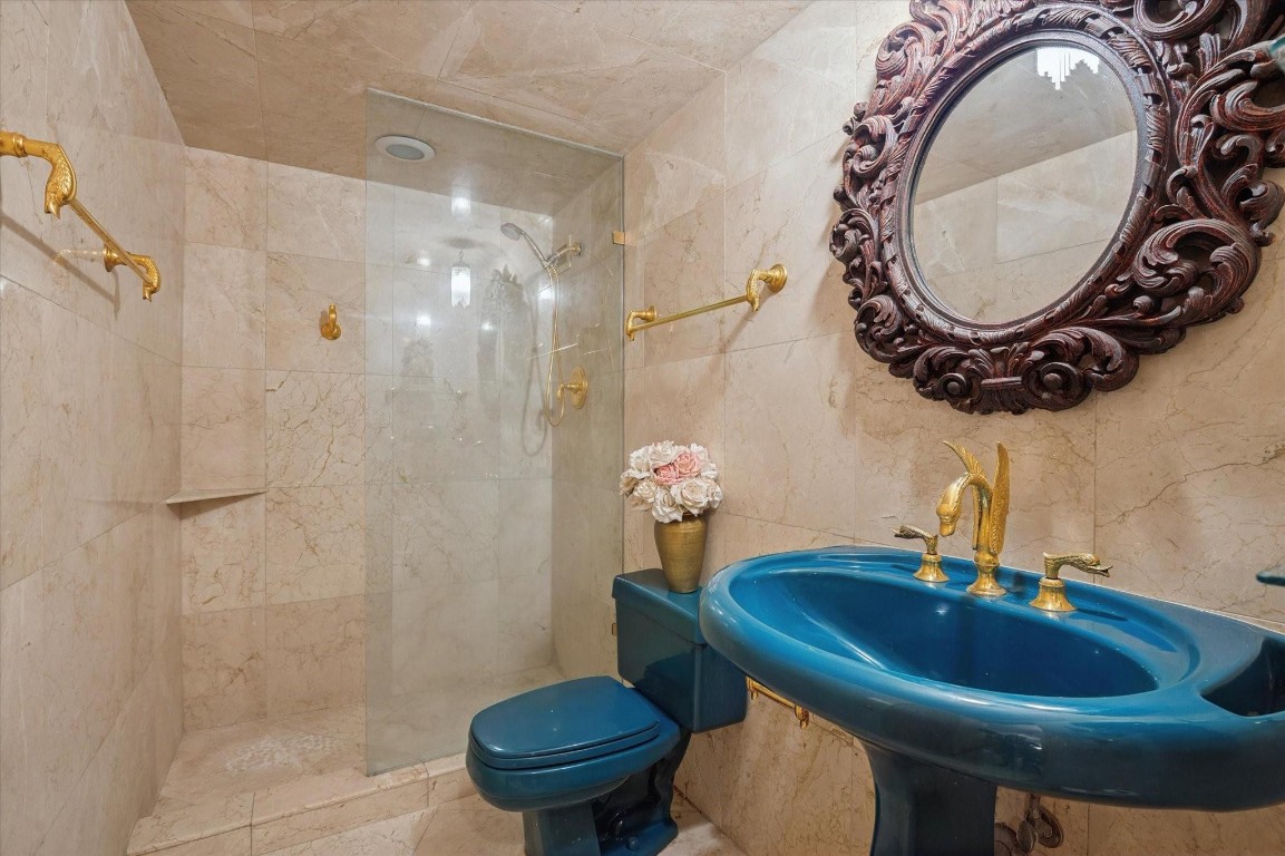 5151 Collins #520, Miami Beach FL 33140