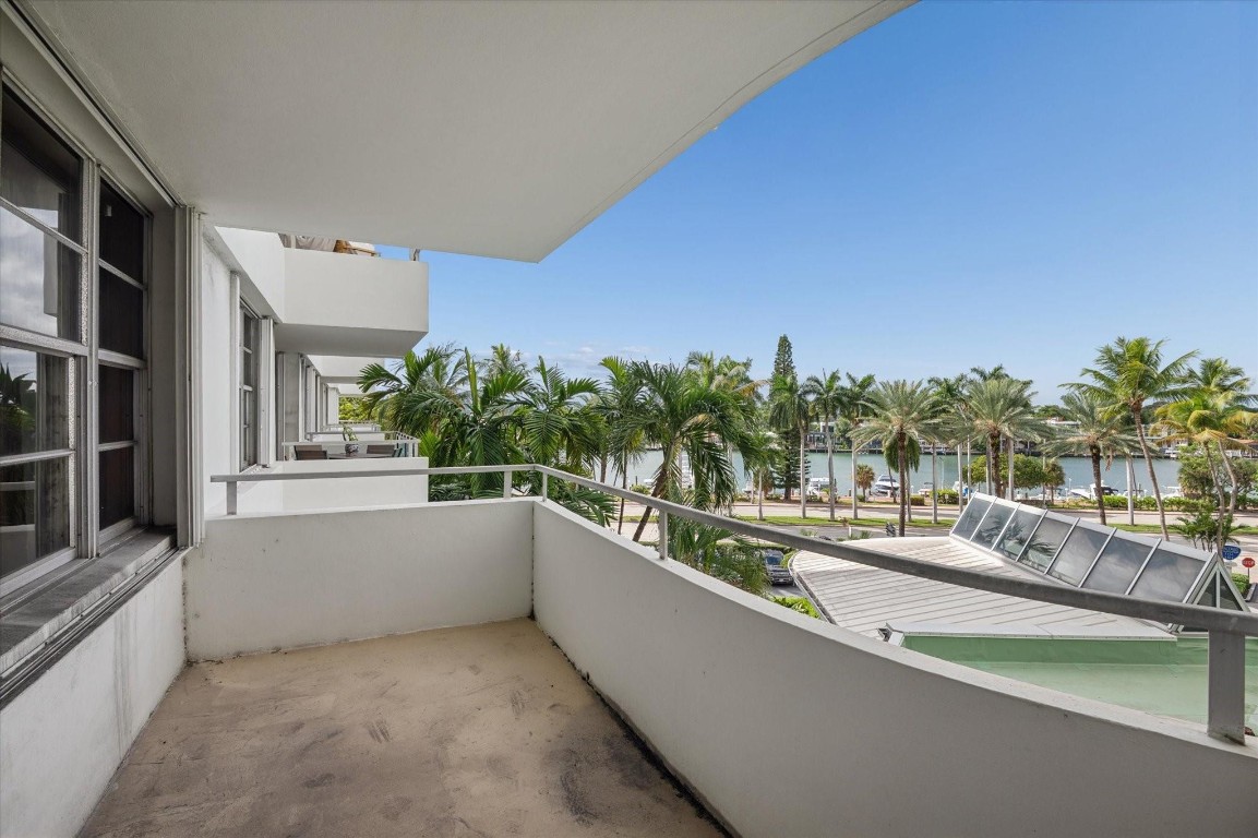 5151 Collins #520, Miami Beach FL 33140