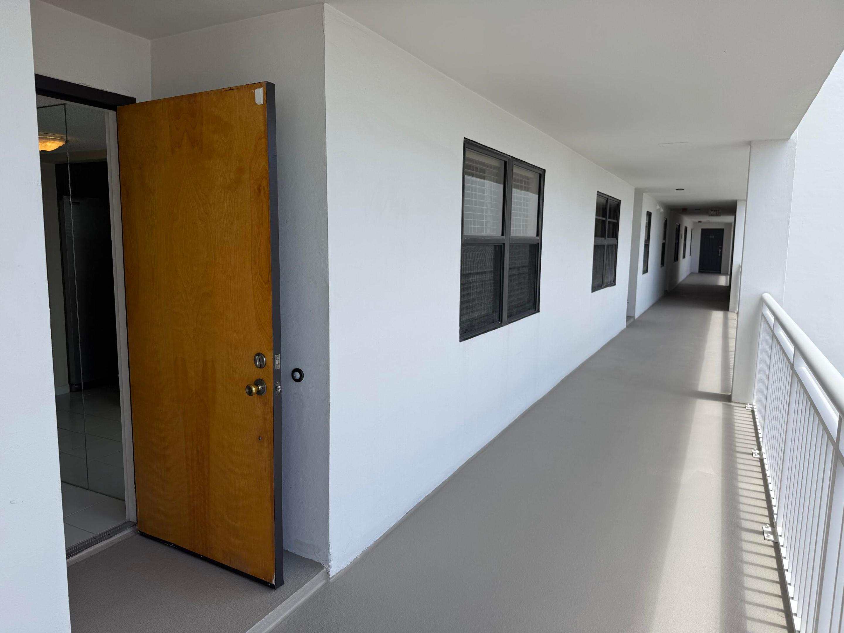 3100 NE 48th #908, Fort Lauderdale FL 33308