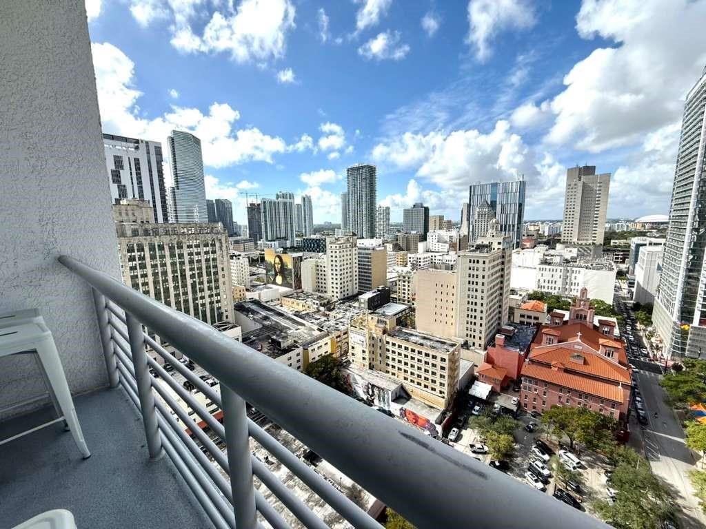 133 NE 2nd Ave #2215, Miami FL 33132