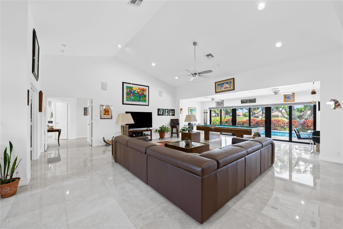 11043 Boca Woods, Boca Raton FL 33428