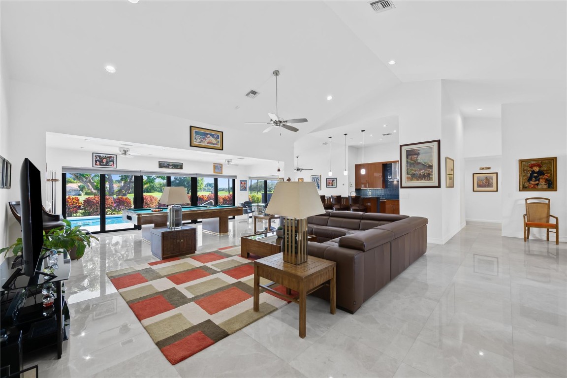 11043 Boca Woods, Boca Raton FL 33428